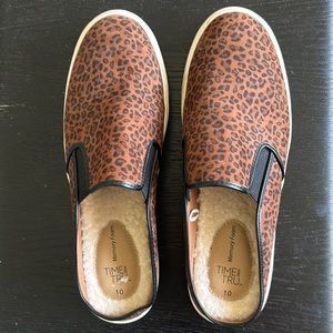 Memory foam  slip on shoes. excellent like new condition.